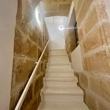 Cute In Quiet Alley דירה *